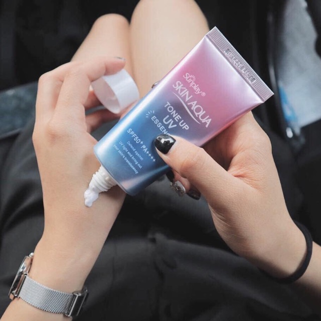 Kem Chống Nắng Skin Aqua Tone Up UV essence