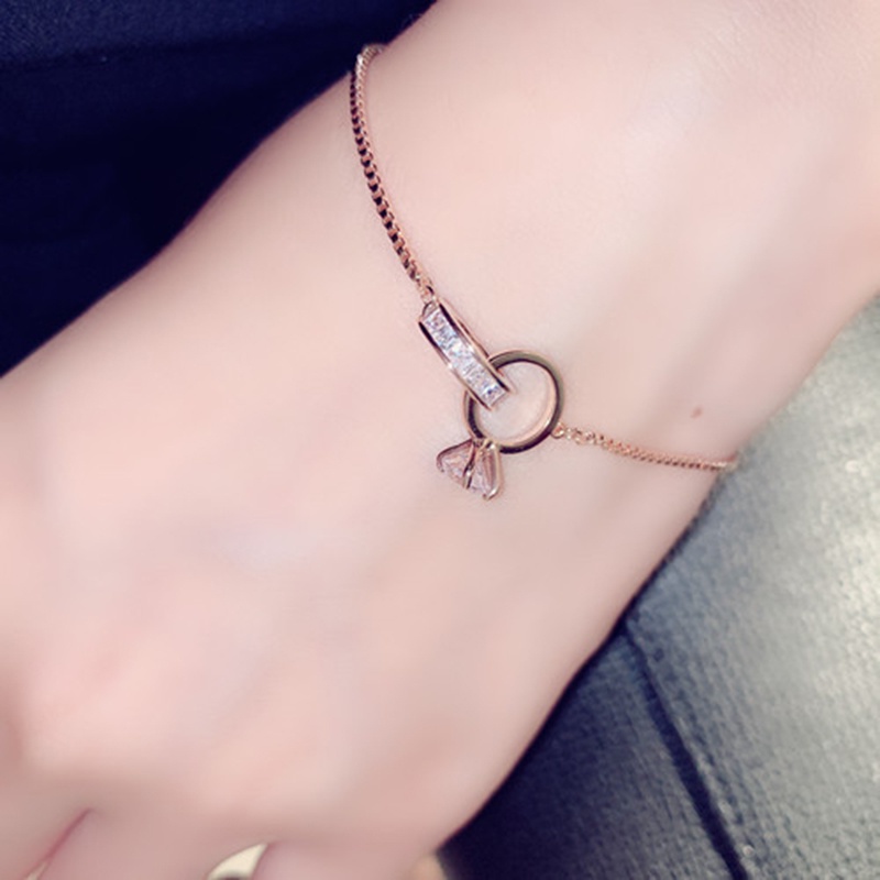 Vòng tay mạ vàng đính đá lấp lánh cho nữ