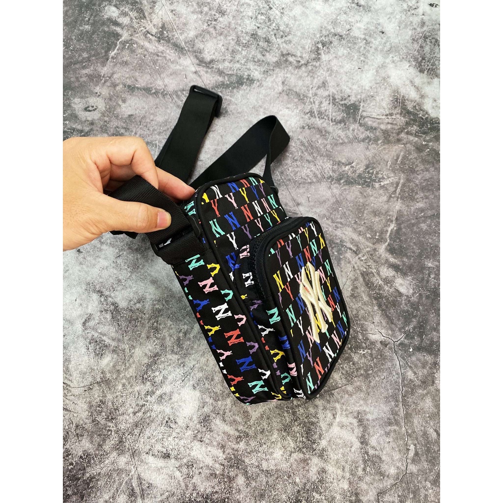 Túi đeo chéo B210 MLB MONOGRAM RAINBOW - đen in 7 màu [ HONGPHUC ]