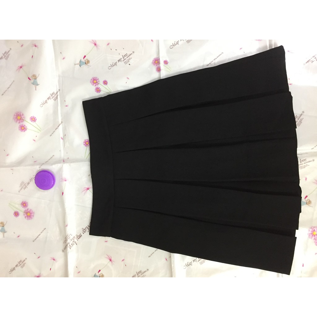 Chân váy xòe ly to dáng vừa#Chân váy xếp ly to chấm gối#117k | BigBuy360 - bigbuy360.vn
