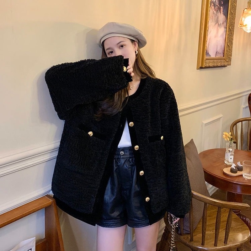 Áo khoác len lông cừu tay dài dáng rộng màu sắc tương phản thời trang thu đông cho nữ