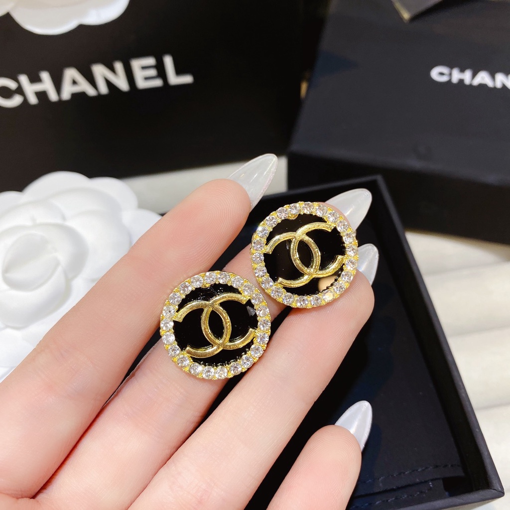 Bông tai nữ đính đá và ngọc châu nhân tạo cá tính Ròm House kiểu dáng bông tai thương hiệu cực kỳ sang chảnh - ms0459