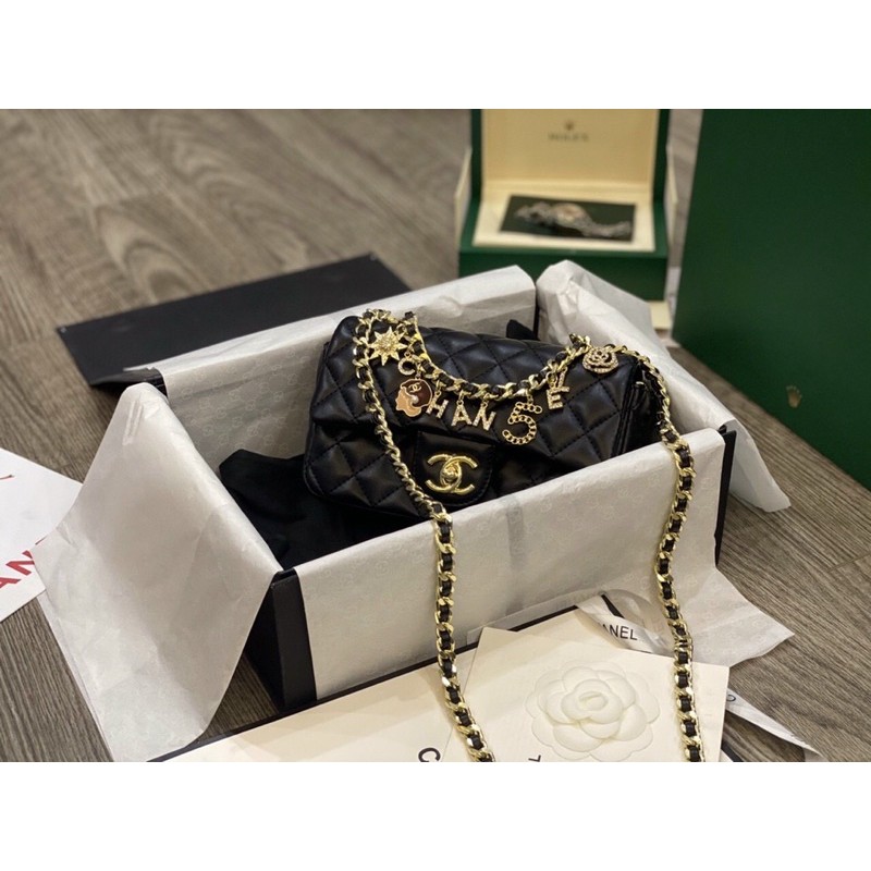 Túi xách CN charm new 2021