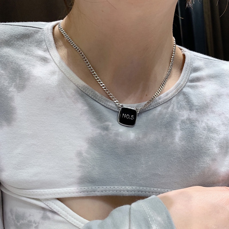 Dây Chuyền Mặt Vuông Kỹ Thuật Số Phong Cách Hip Hop Thời Trang 19A1311