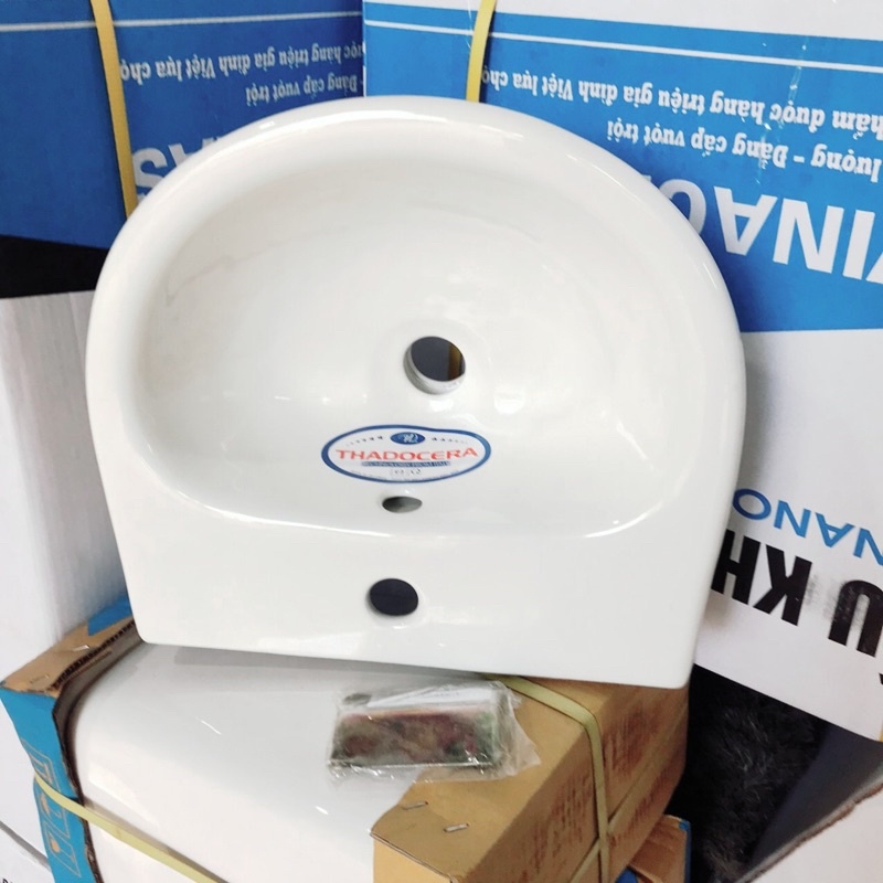 Lavabo 1 lỗ Thái Bình  kích thước 360 x 380 có giá đỡ chậu kèm theo