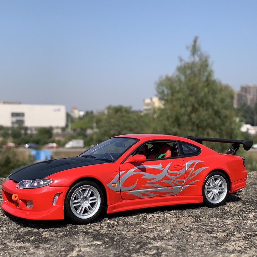 Mô Hình Xe Hơi Nissan Silvia S15 Bằng Hợp Kim Tỉ Lệ 1: 24