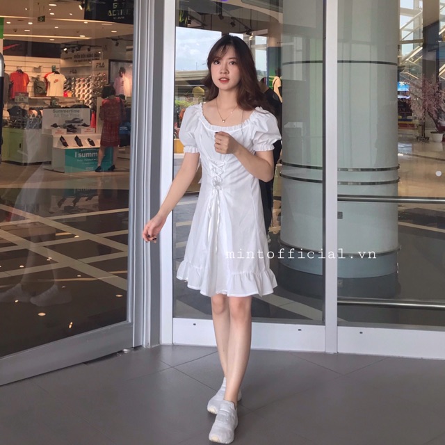 Đầm trắng bèo phồng tay