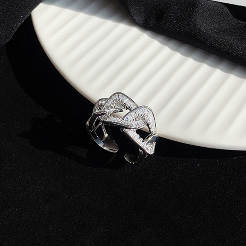 Nhẫn Đeo Tay Đính Đá Zircon Sang Trọng