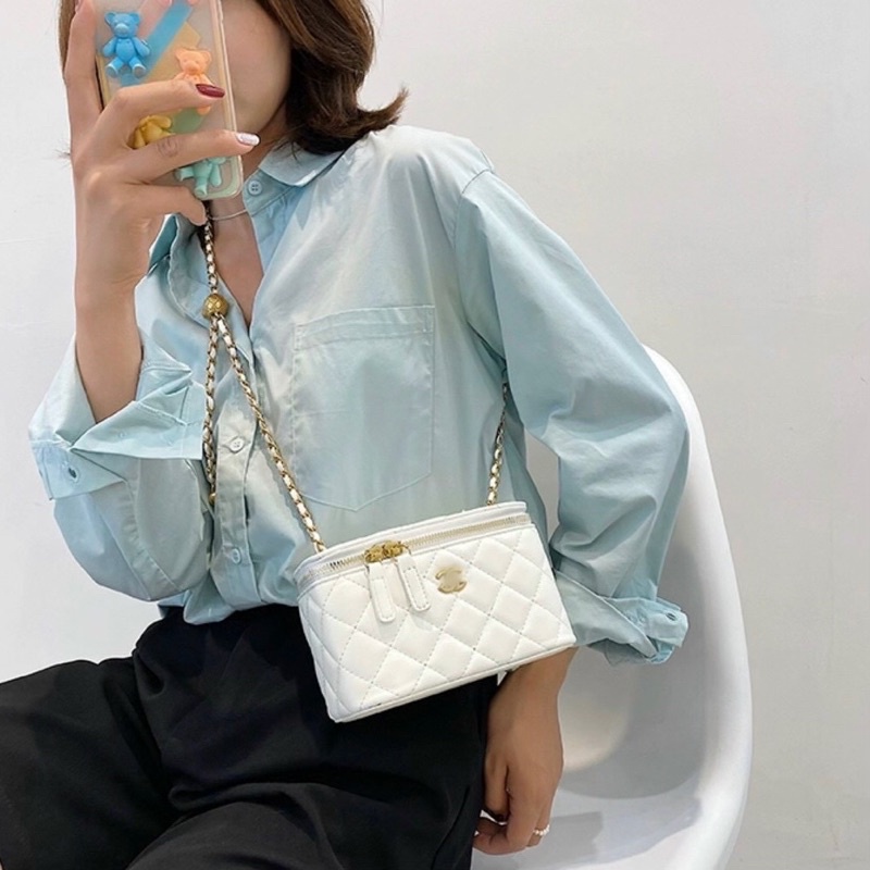 Túi đeo chéo, clutch cầm tay logo vàng trần trám dây quả chuông phong cách sang chảnh