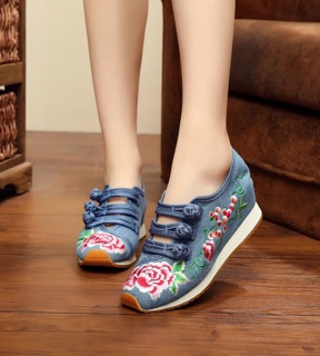 Giày thêu thể thao( Có sẵn size 36 ,38màu đen ,hàng oder ko có sẵn)