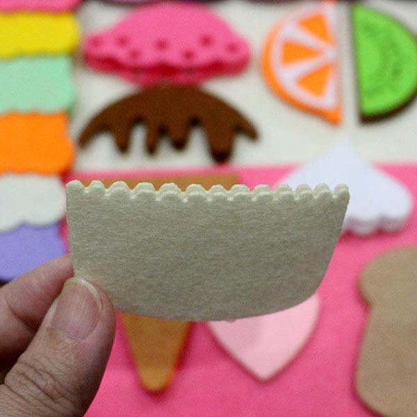 Bộ đồ chơi mô hình cửa hàng bán kem và bánh ngọt 24 chi tiết kích thước 28×23 cm bằng vải