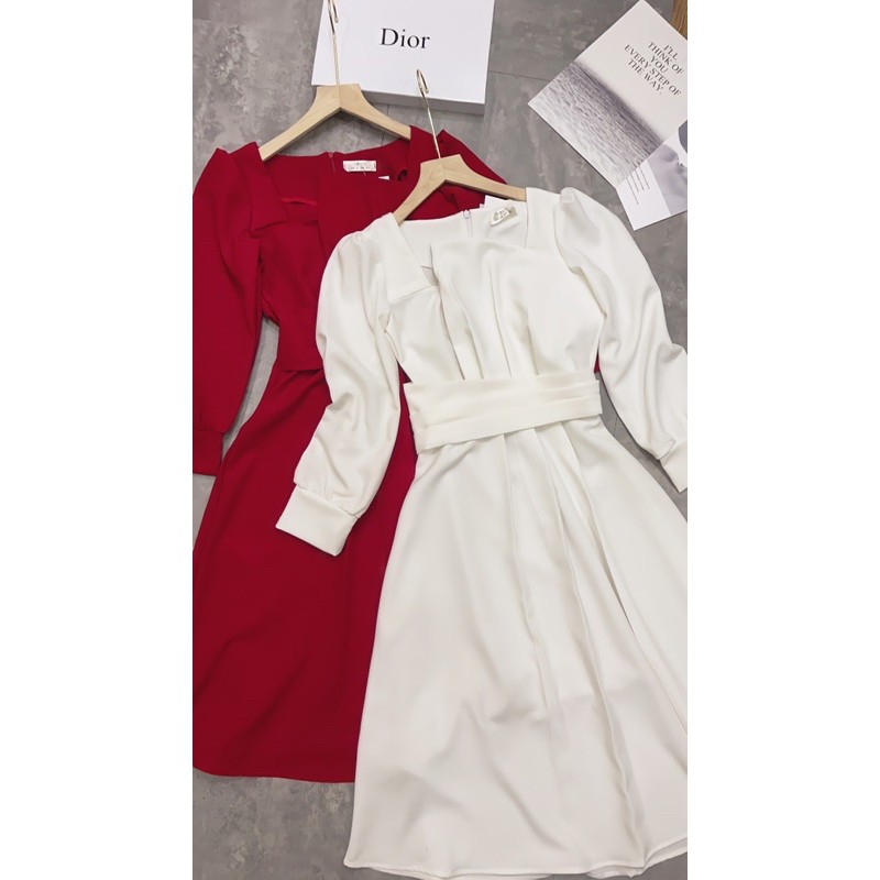 VNU66 - VÁY ĐỎ CỔ VUÔNG XẾP HỞ NGỰC DÀI TAY | BigBuy360 - bigbuy360.vn