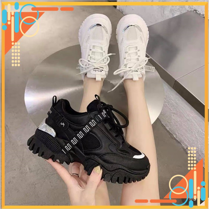 Giày sneaker độn đế khuy