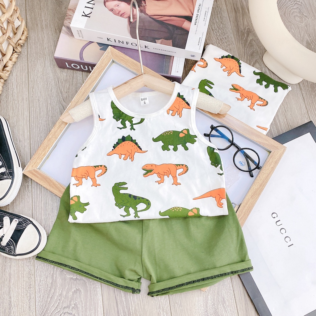 Ba lỗ Khủng long xanh nền trắng bé trai