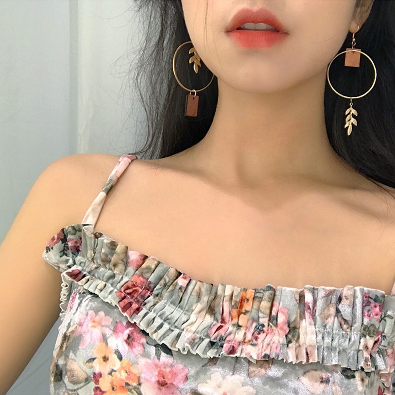 Bông Tai Hình Chiếc Lá Phong Cách Retro Hàn Quốc A187