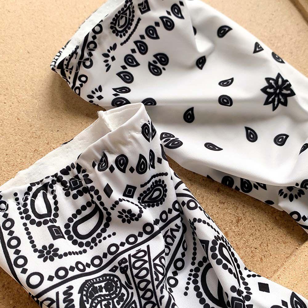 Găng Tay Chống Nắng Hở Ngón Bằng Lụa Lạnh Mỏng Màu Trắng Đen In Họa Tiết Thời Trang Mùa Hè