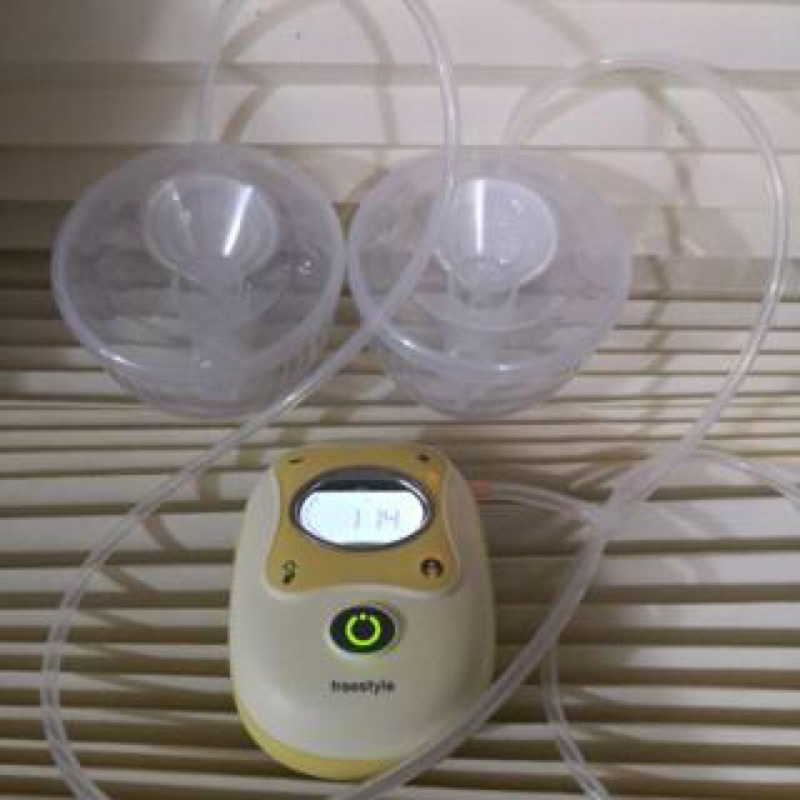 Máy hút sữa medela freestyle cup spectra nằm hút