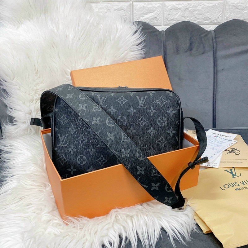 TÚI ĐEO CHÉO NAM DA THẬT LV2021 GALAXY FULLBOX | BigBuy360 - bigbuy360.vn