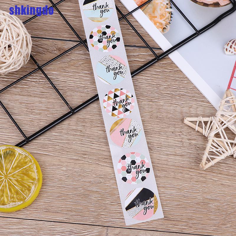 Cuộn 500 Miếng Dán Niêm Phong Trang Trí Màu Hồng Kẻ Sọc Caro