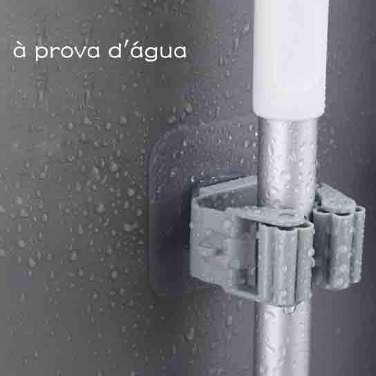 Giá đỡ chổi và cây lau nhà gắn tường sành điệu cho nhà bếp nhà tắm