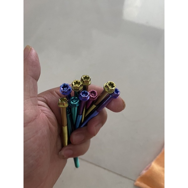 ốc titan trụ đầu salaza 6li10 6li20 6li30 6li40 6li45 6li50 6li60 6li70 6li80 6li90