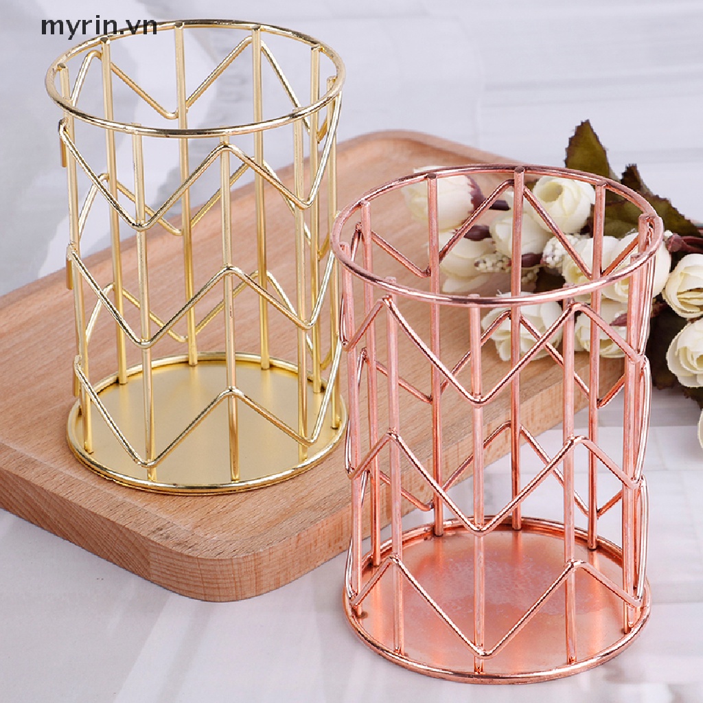 1 Giá Đỡ Cọ Trang Điểm Để Bàn Tiện Lợi