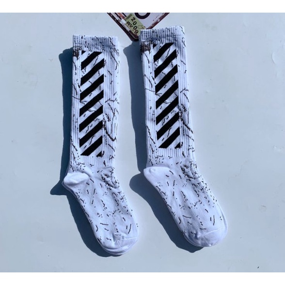 Vớ OFF WHITE siêu cao cổ phong cách thể thao, trẻ trung, năng động.