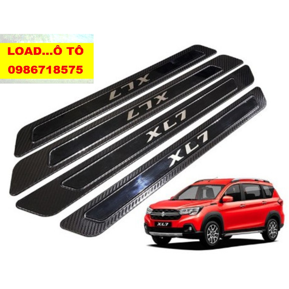 Ốp Bậc Cửa, Nẹp Bước Chân Xe Suzuki XL7 Mẫu Vân Carbon Cao Cấp, Có Chữ Bóng XL7