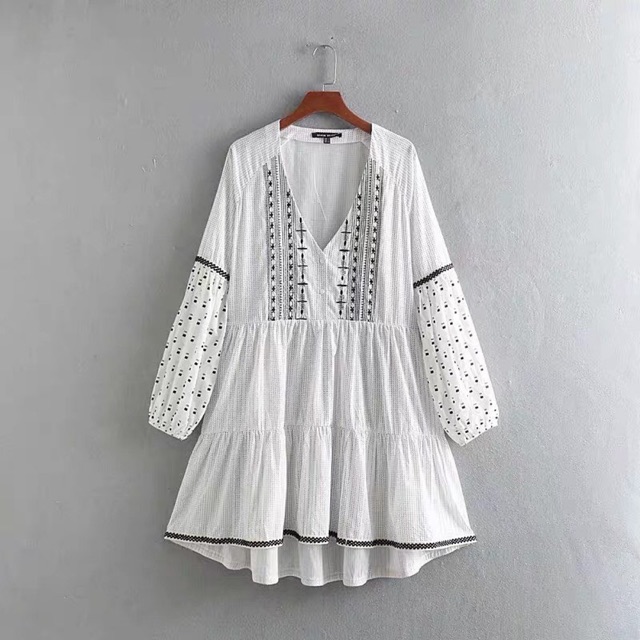 Váy trắng dài tay boho