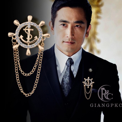 Cài áo vest nam hình bánh lái tàu