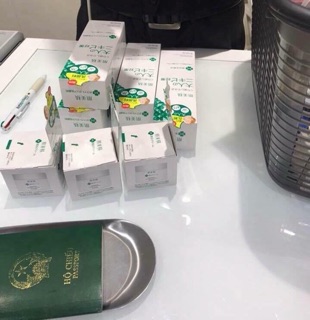 Kem dưỡng da trị mụn kracie