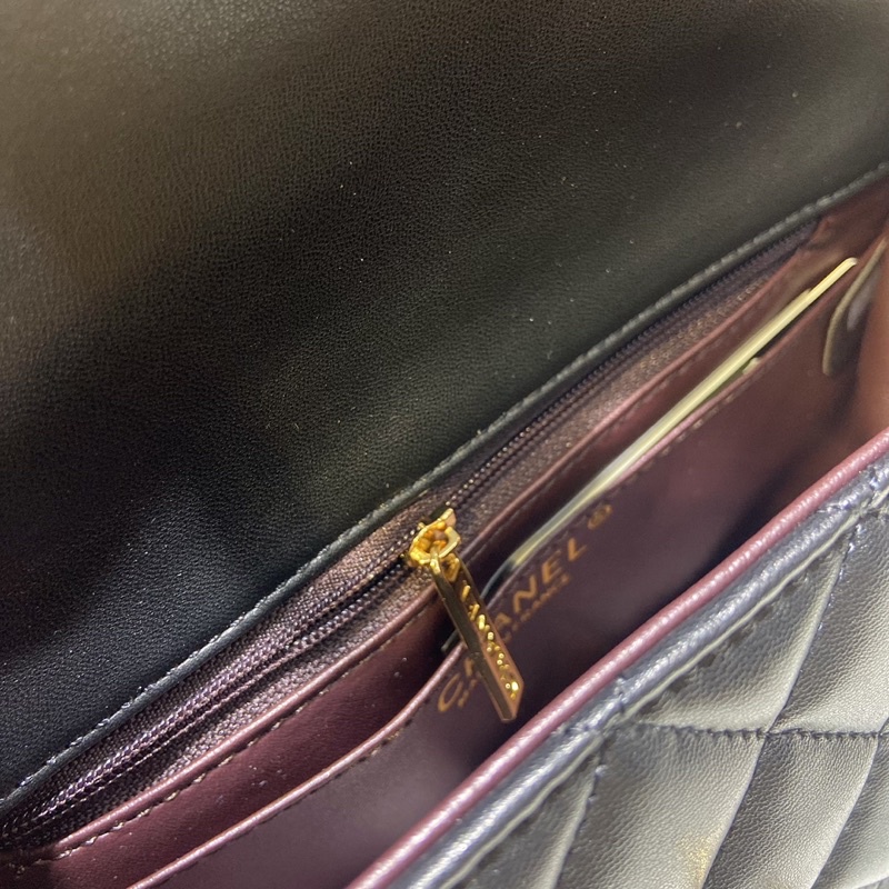 Túi Classic quai xách kèm móc phụ kiện xinh