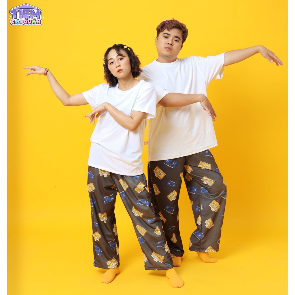 Quần hoạ tiết ĐỒ QUAY BĂNG TUỔI THƠ by Tiệm cái quần | BigBuy360 - bigbuy360.vn