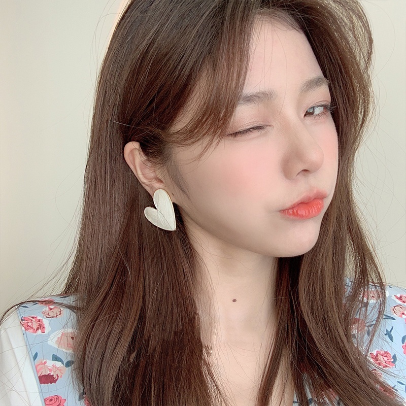 Khuyên Tai Nữ Hình Trái Tim Thời Trang Hàn Quốc Xinh Xắn