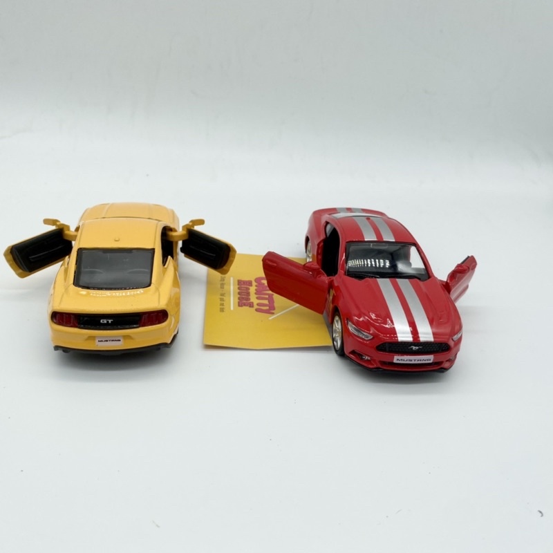 Mô hình xe Ford Mustang 2015 tỷ lệ 1:36