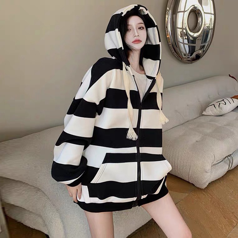 Áo Hoodie Nữ Phối Viền Sọc Hai Màu Đen Trắng Thời Trang Sành Điêu Phong Cách Giới Trẻ Thời Trang hhp 2022