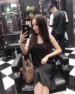 váy 2 dây lụa viền ren màu đen và da báo
