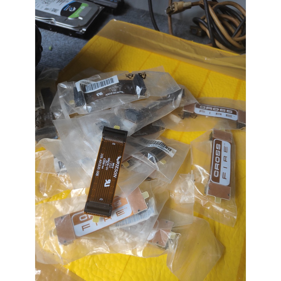 CÁP CROSS FIRE NỐI 2 CARD MÀN HÌNH Tận dụng sức mạnh của 2 card đồ họa cùng một lúc