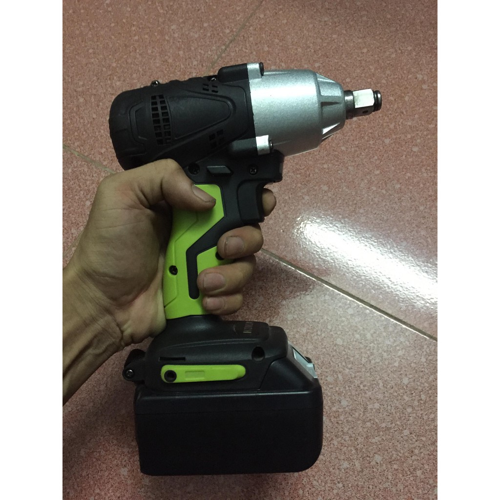 Máy Vặn Bu Lông Sử Dụng Pin 18V-4Ah không chổi than