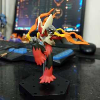 Mô hình pokemon_Bandai Mega Blaziken.