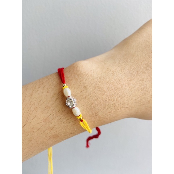 Chỉ đỏ linh thiêng Ấn Độ