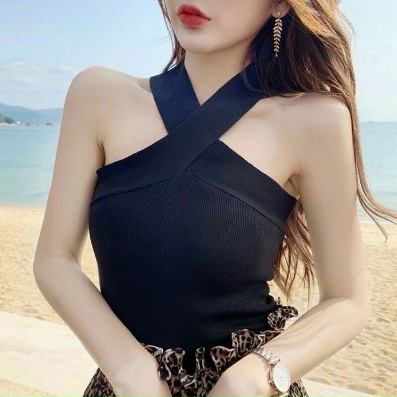 ÁO CROPTOP CHÉO CỔ TRƠN MÀU TRẮNG ĐENChizi Shop