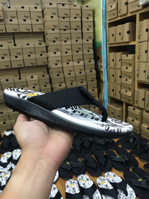 [GIÁ SỐC] Dép kẹp nam, dép xỏ ngón ⚡️FREESHIP⚡️Dr.Martens Cao Cấp, Siêu Êm, Siêu Bền FULLBOX (Đế Trắng Chữ)