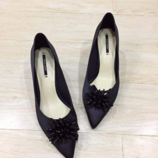 Zara xuất xịn lụa satin đính hạt sang chảnh