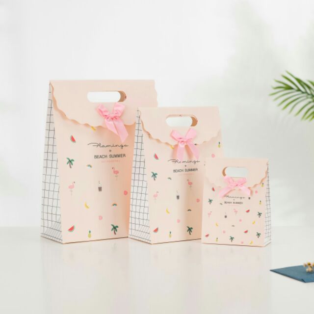 Túi quà giấy dễ thương | BigBuy360 - bigbuy360.vn