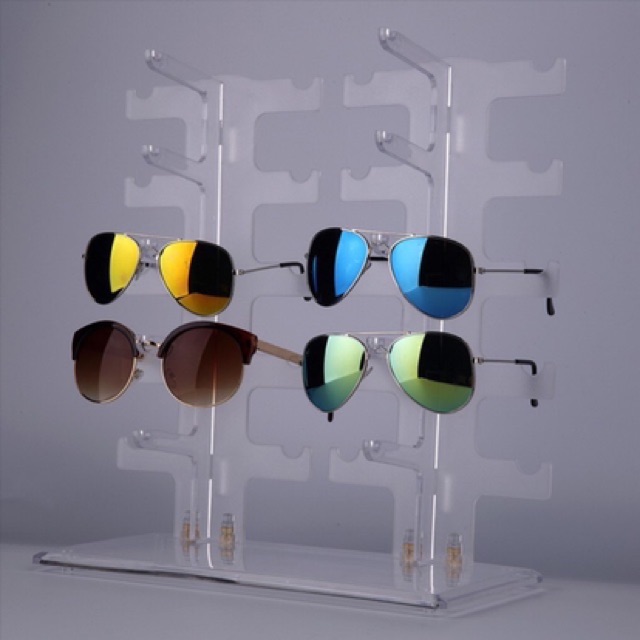 Kệ trưng mắt kính acrylic cho shop Fukistore
