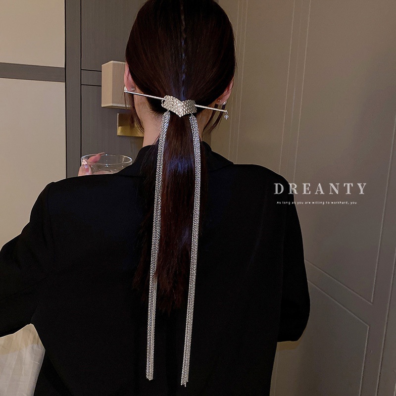 Kẹp Tóc Kim Loại Dài Xếp Ly In Chữ Trái Tim Phối Tua Rua Thời Trang Hiện Đại