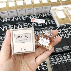 Nước hoa nữ MISS DIOR Absolutely Blooming Eau De Parfum 5ml - chumia