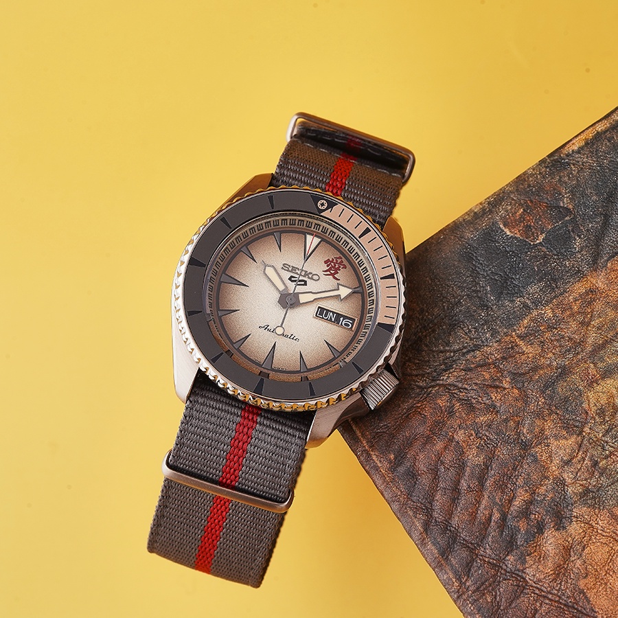 Đồng hồ Nam Seiko 5 Sports Naruto &amp; Boruto SRPF71K1 mặt kính Hardlex chống xước, chống nước 10 ATM, cao cấp chính hãng