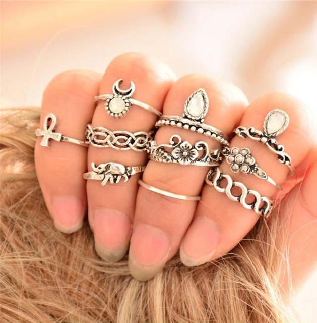 Set nhẫn gồm 10 chiếc đeo thời trang M